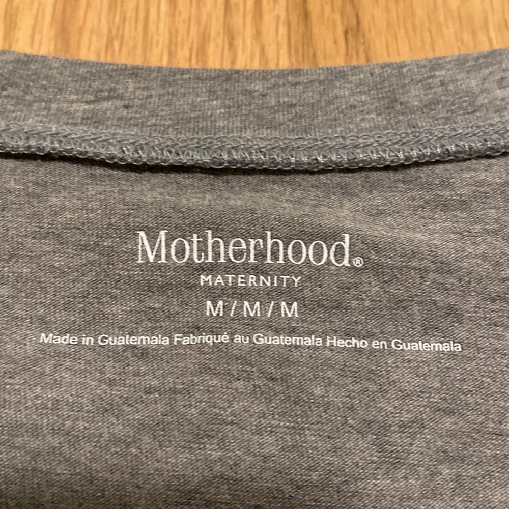 NWOT Motherhood Maternity M Pregnancy Announcement Top - Picture 3 of 11